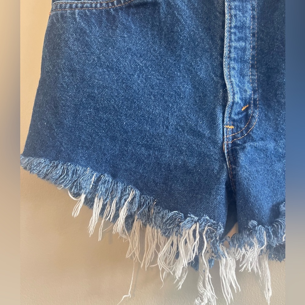 Levi’s Orange Tab Dark Wash Cut Off Shorts - Picture 6 of 11